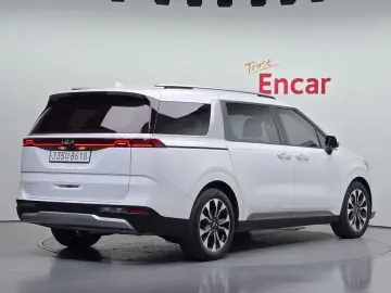 2021 Kia Carnival с пробегом 121 741 км