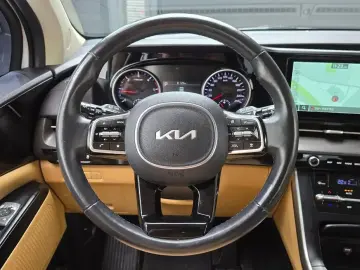2021 Kia Carnival с пробегом 121 741 км