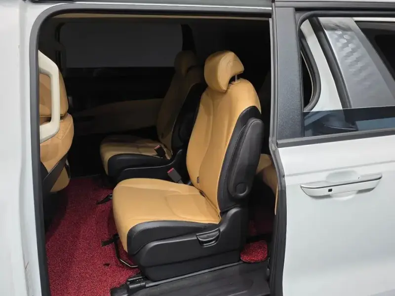 2021 Kia Carnival с пробегом 90 895 км