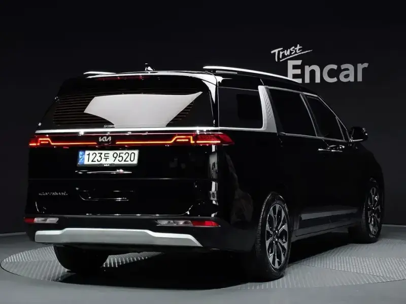 2021 Kia Carnival с пробегом 32 974 км