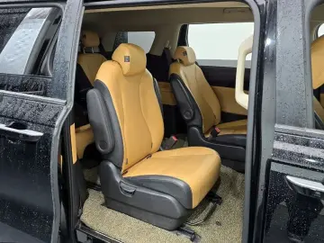 2021 Kia Carnival с пробегом 92 895 км