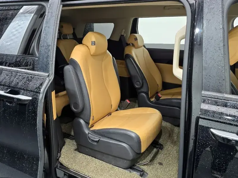 2021 Kia Carnival с пробегом 92 895 км