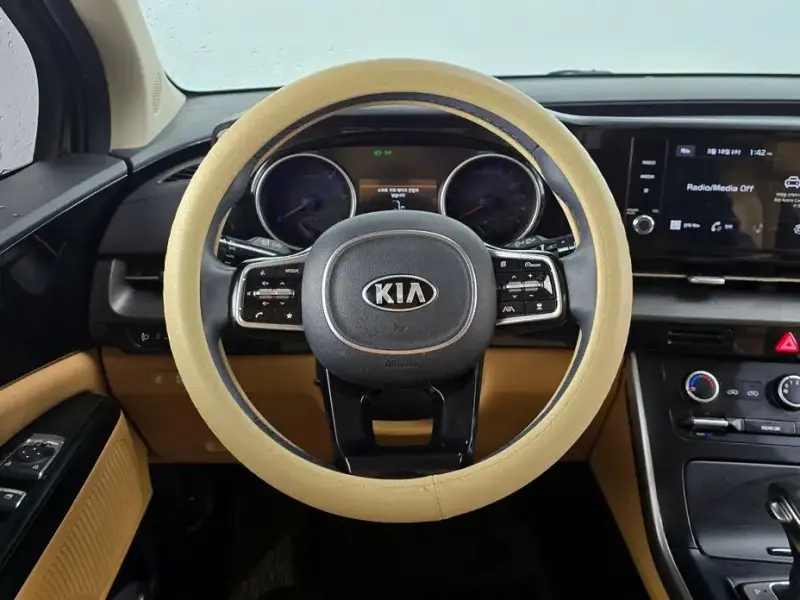 2021 Kia Carnival с пробегом 92 895 км