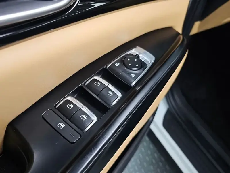 2023 Kia Carnival с пробегом 57 886 км
