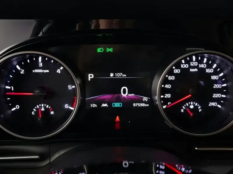 2022 Kia Carnival с пробегом 97 598 км