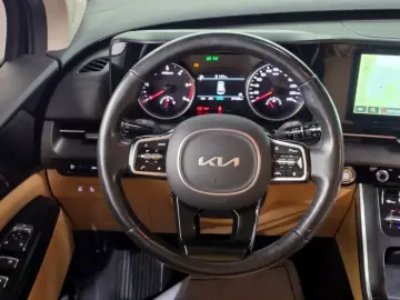 2022 Kia Carnival с пробегом 97 598 км