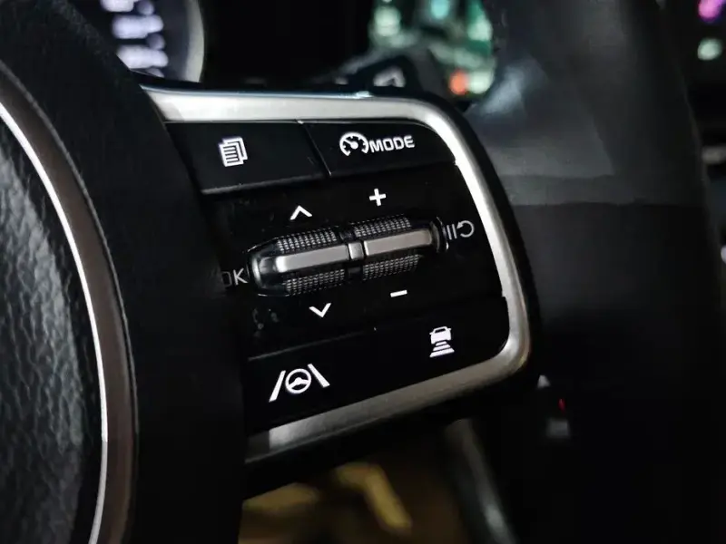 2021 Kia Carnival с пробегом 35 199 км