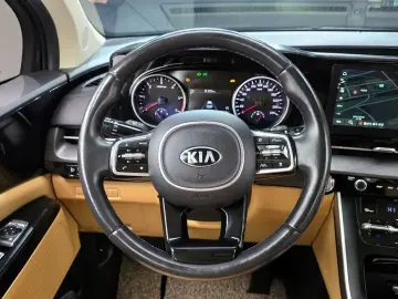 2021 Kia Carnival с пробегом 47 913 км