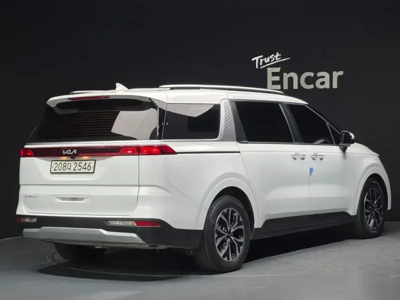 2023 Kia Carnival с пробегом 120 315 км