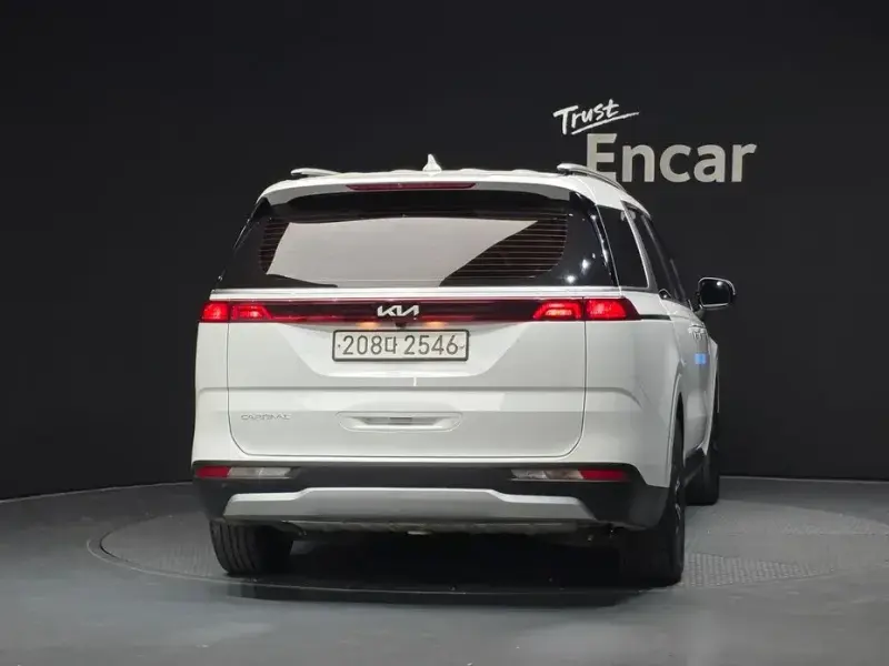 2023 Kia Carnival с пробегом 120 315 км