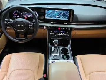 2023 Kia Carnival с пробегом 120 315 км
