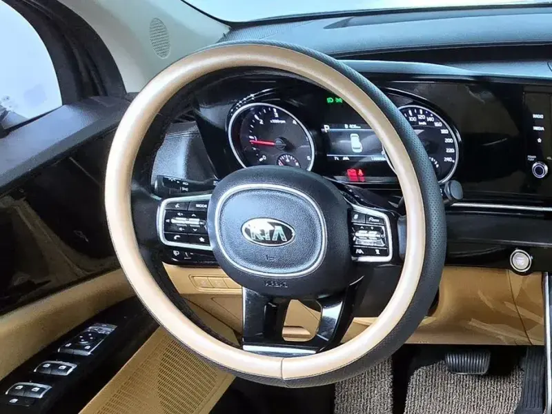 2021 Kia Carnival с пробегом 120 658 км