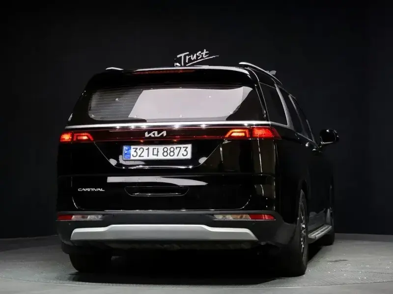 2021 Kia Carnival с пробегом 49 871 км
