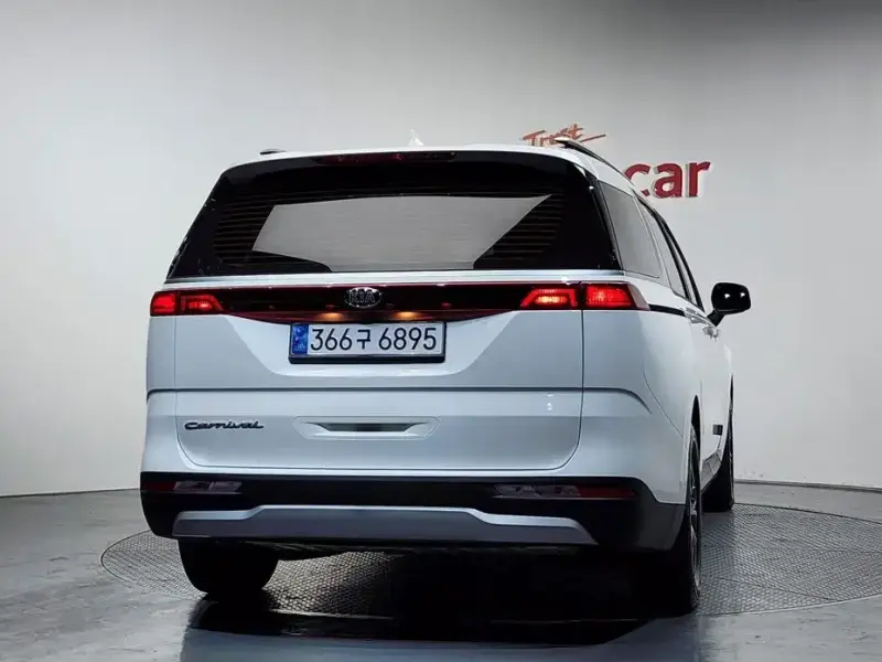 2021 Kia Carnival с пробегом 63 530 км