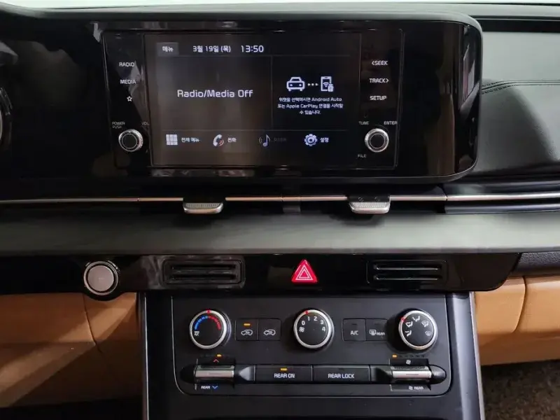 2021 Kia Carnival с пробегом 63 530 км