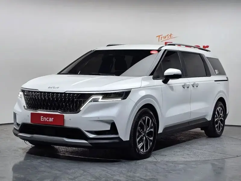 2023 Kia Carnival с пробегом 16 819 км