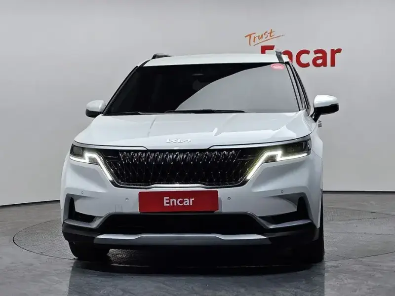 2023 Kia Carnival с пробегом 16 819 км