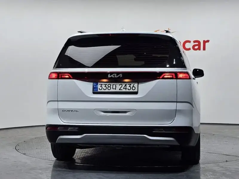 2023 Kia Carnival с пробегом 16 819 км
