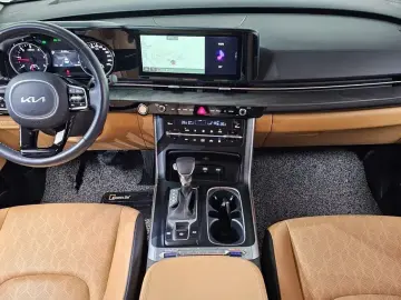2023 Kia Carnival с пробегом 16 819 км