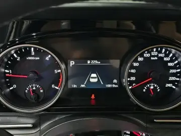 2023 Kia Carnival с пробегом 16 819 км