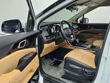 2023 Kia Carnival с пробегом 16 819 км