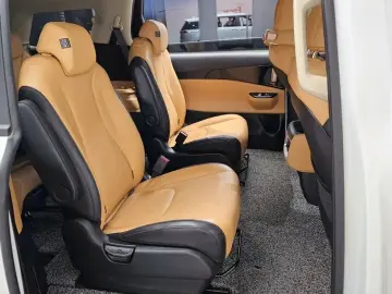 2023 Kia Carnival с пробегом 16 819 км