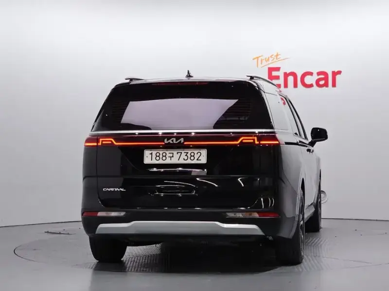 2022 Kia Carnival с пробегом 33 308 км