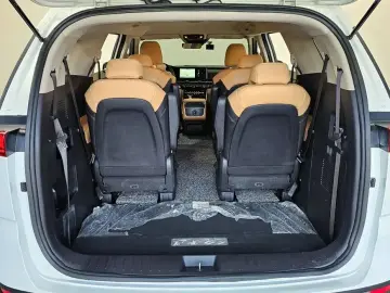 2023 Kia Carnival с пробегом 16 819 км