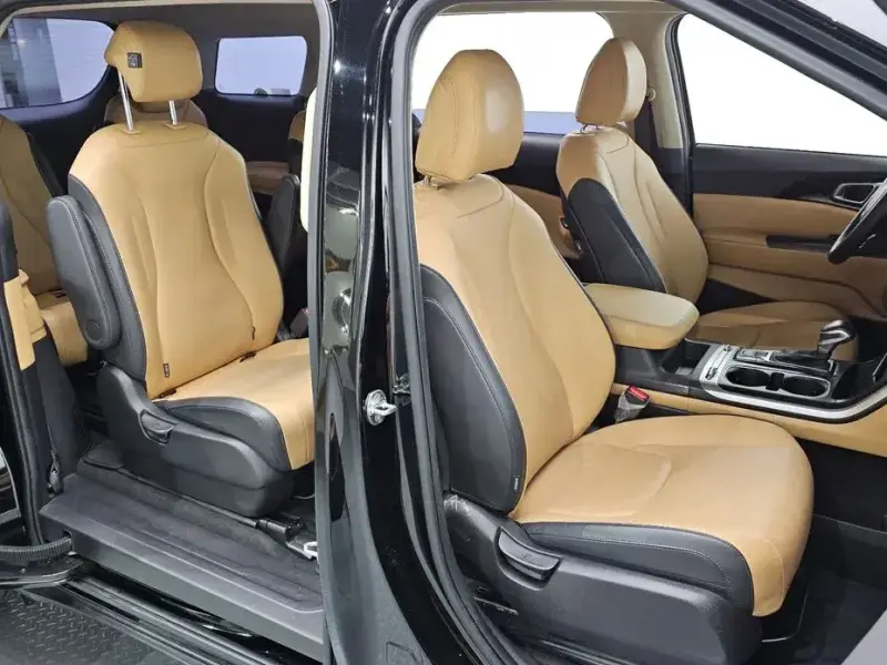 2022 Kia Carnival с пробегом 33 308 км
