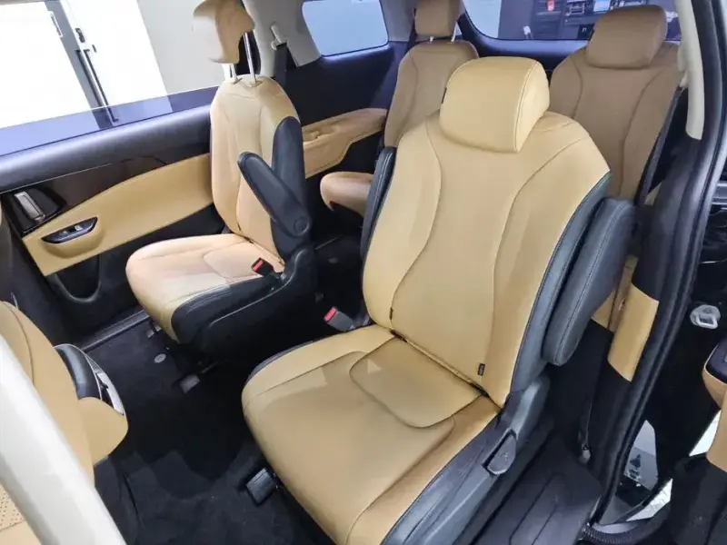 2022 Kia Carnival с пробегом 33 308 км