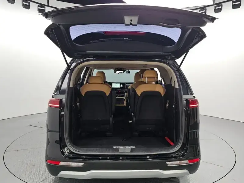 2022 Kia Carnival с пробегом 33 308 км