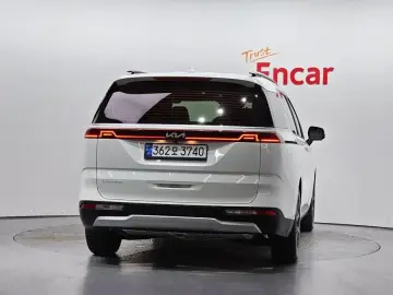 2022 Kia Carnival с пробегом 7 535 км