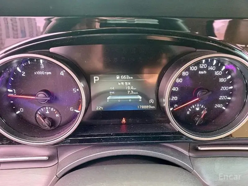 2021 Kia Carnival с пробегом 178 890 км