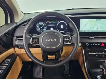 2022 Kia Carnival с пробегом 7 535 км