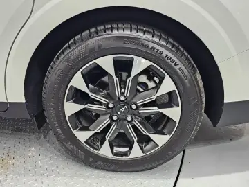 2022 Kia Carnival с пробегом 7 535 км