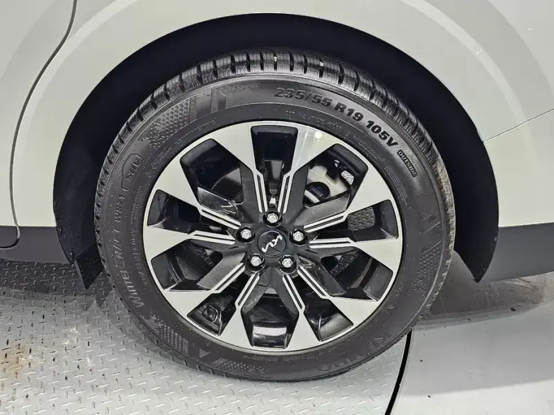 2022 Kia Carnival с пробегом 7 535 км