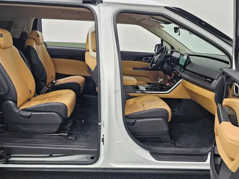 2022 Kia Carnival с пробегом 7 535 км