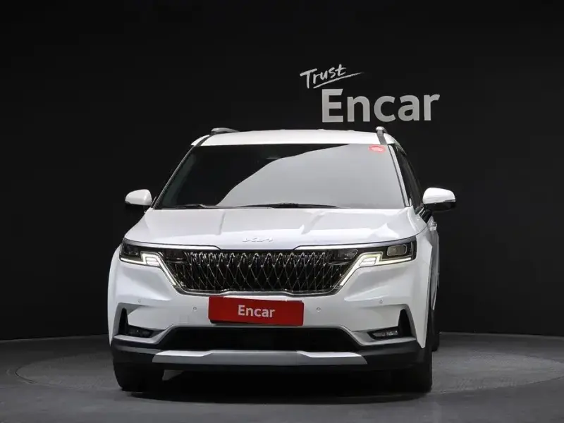 2023 Kia Carnival с пробегом 49 596 км