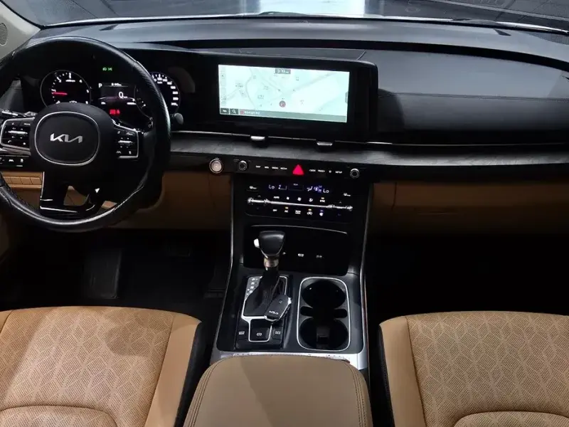 2023 Kia Carnival с пробегом 49 596 км