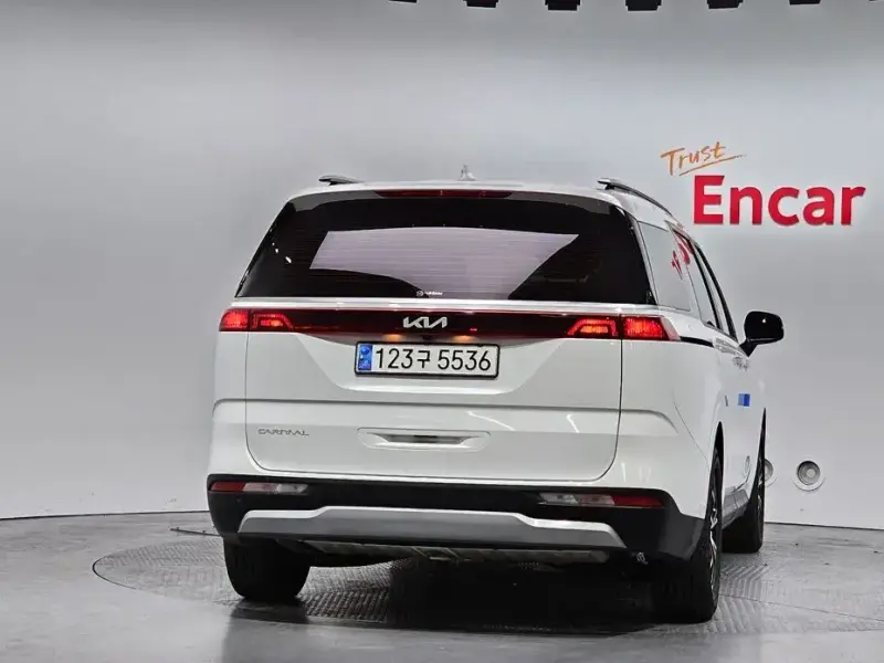 2023 Kia Carnival с пробегом 30 346 км