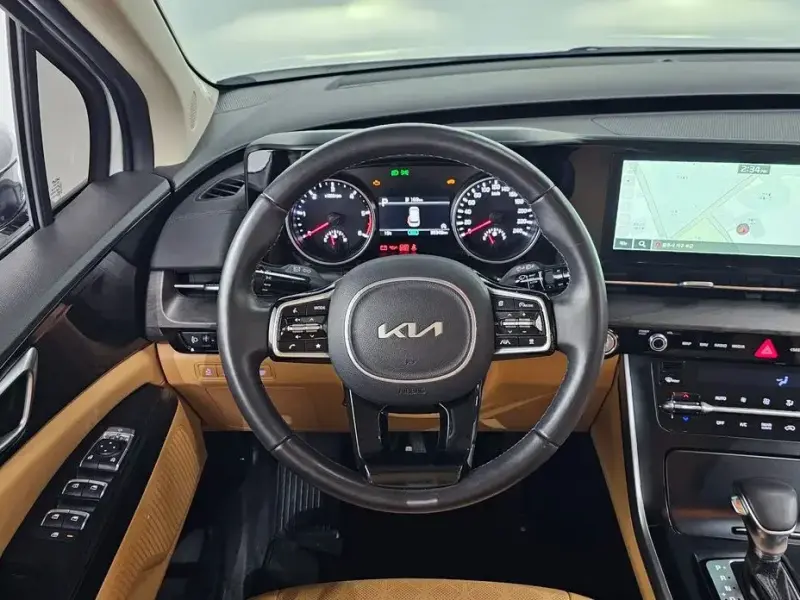2023 Kia Carnival с пробегом 30 346 км