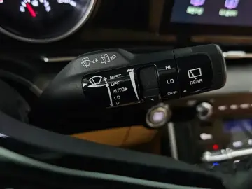 2023 Kia Carnival с пробегом 30 346 км
