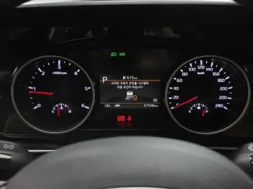 2023 Kia Carnival с пробегом 57 546 км