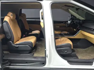 2022 Kia Carnival с пробегом 82 055 км