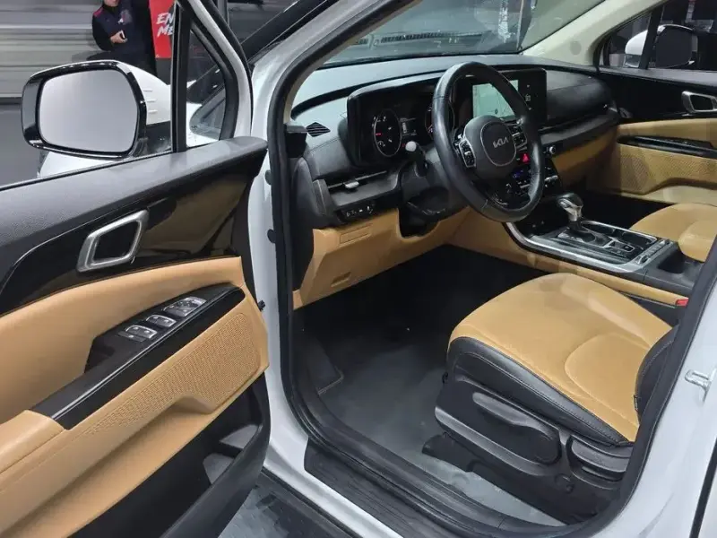 2023 Kia Carnival с пробегом 57 546 км