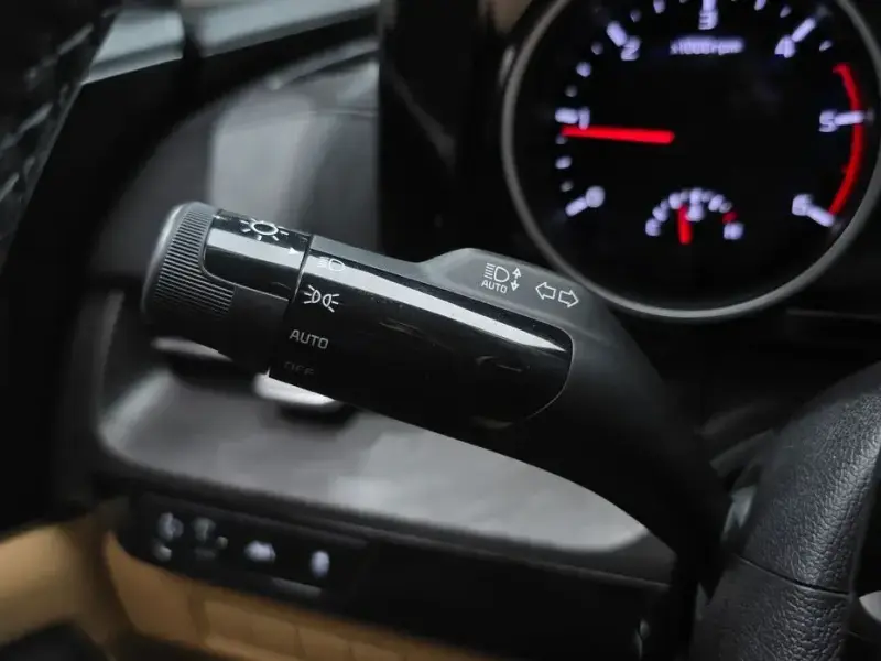 2023 Kia Carnival с пробегом 57 546 км