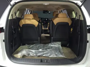 2022 Kia Carnival с пробегом 82 055 км