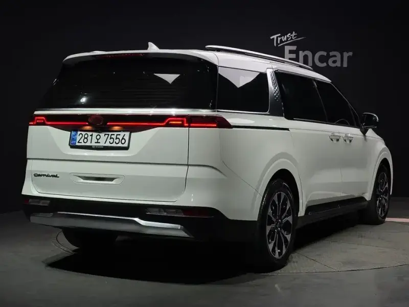 2021 Kia Carnival с пробегом 50 028 км