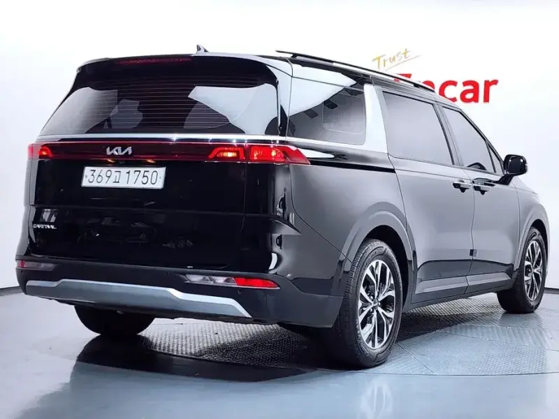2022 Kia Carnival с пробегом 26 078 км