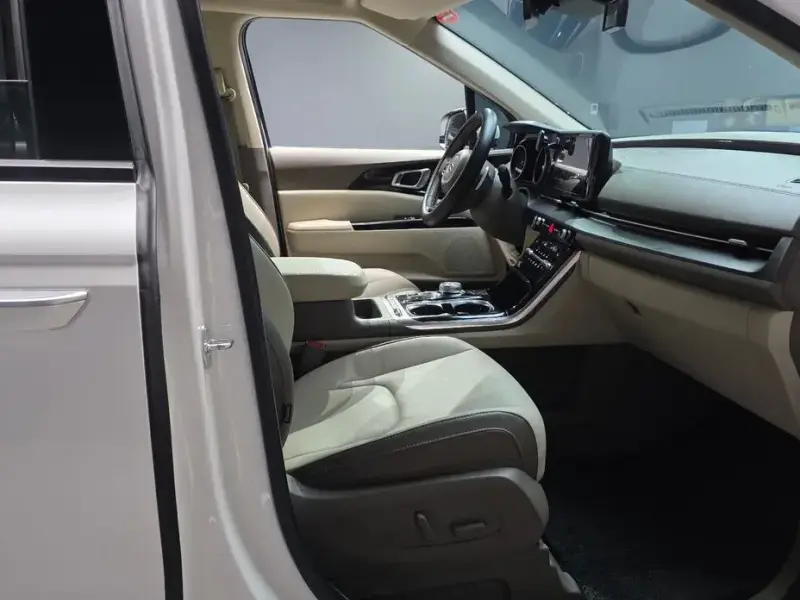 2021 Kia Carnival с пробегом 50 028 км